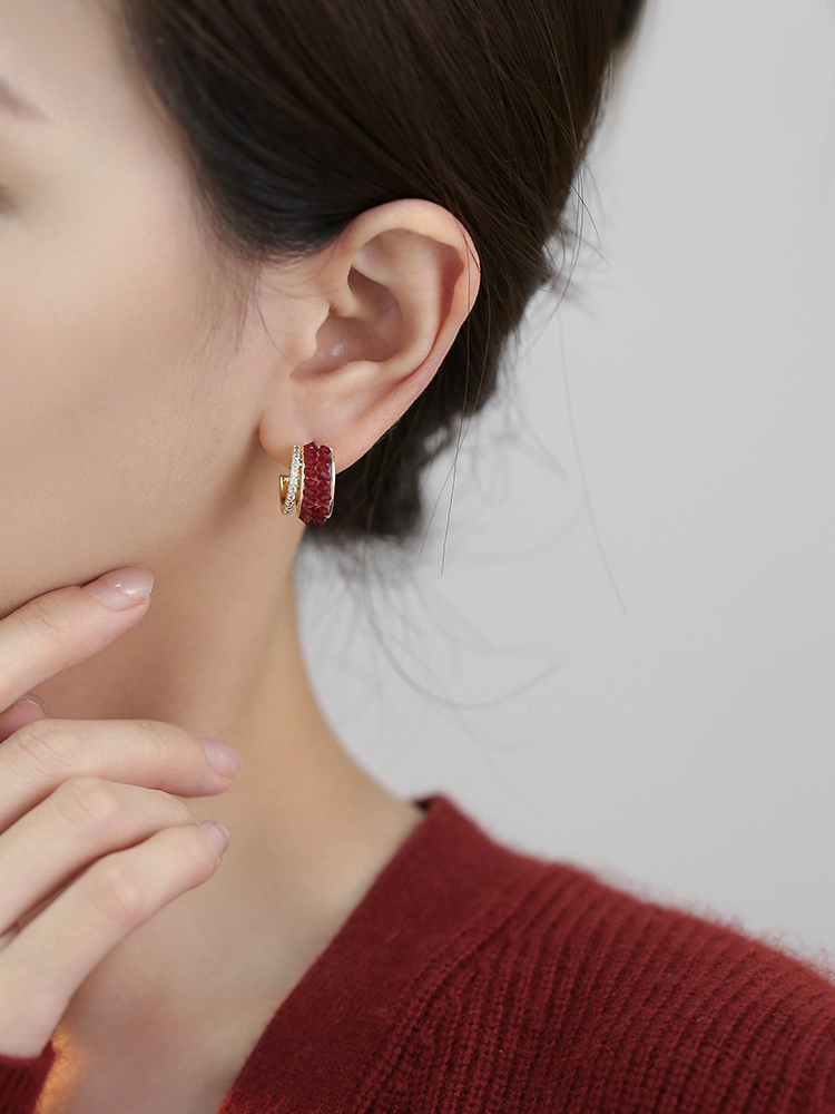 Brilliant Red Crystal Inlaid Vintage Earrings for Women - Stylish Light Luxury Accessories for Autumn and Winter