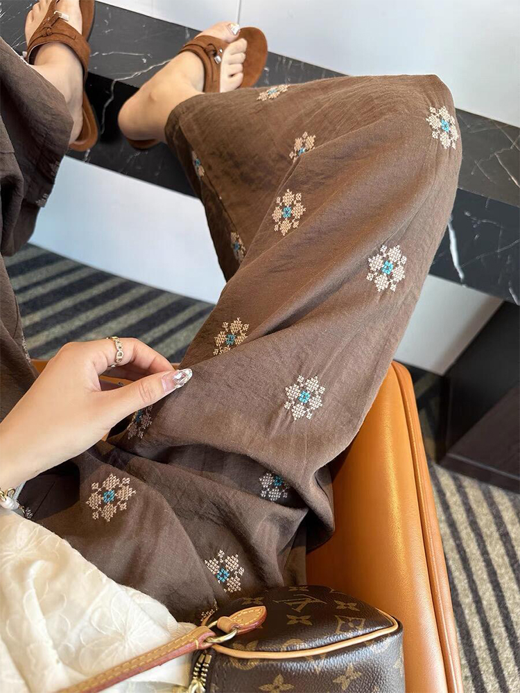 Brown Floral Loose Pants for Women - Lightweight & Breathable Summer Style 2025, Flattering for Pear-Shaped Figures, Relaxed Fit Walking Pants