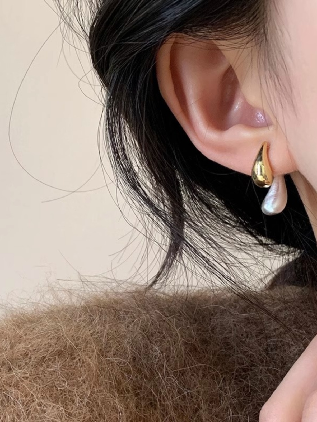 Brushed Contrast Color Water Drop Earrings for Women, S925 Silver Needle Niche Design Ear Studs