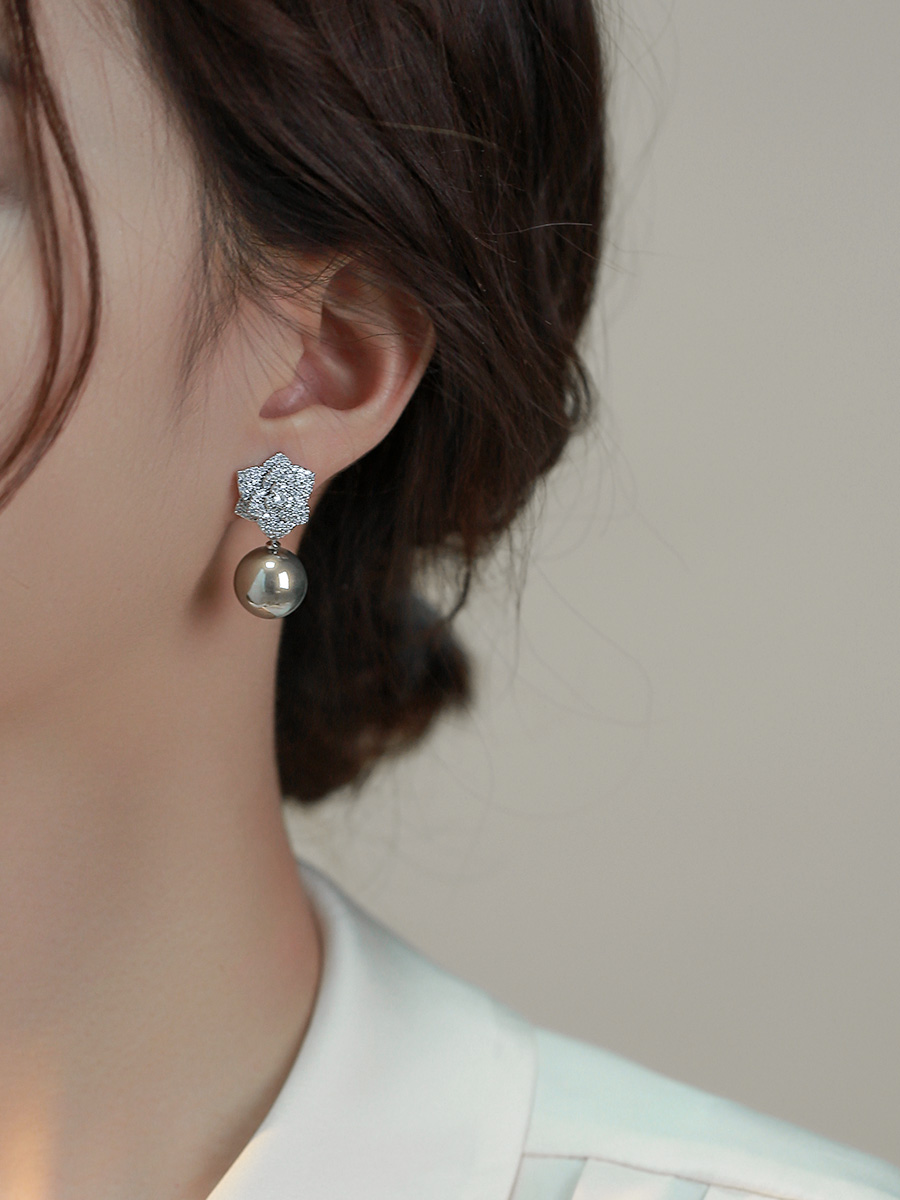 Chic Floral Pearl Earrings for Women, Lightweight Luxury S925 Silver Camellia Design, Unique Fashion Jewelry