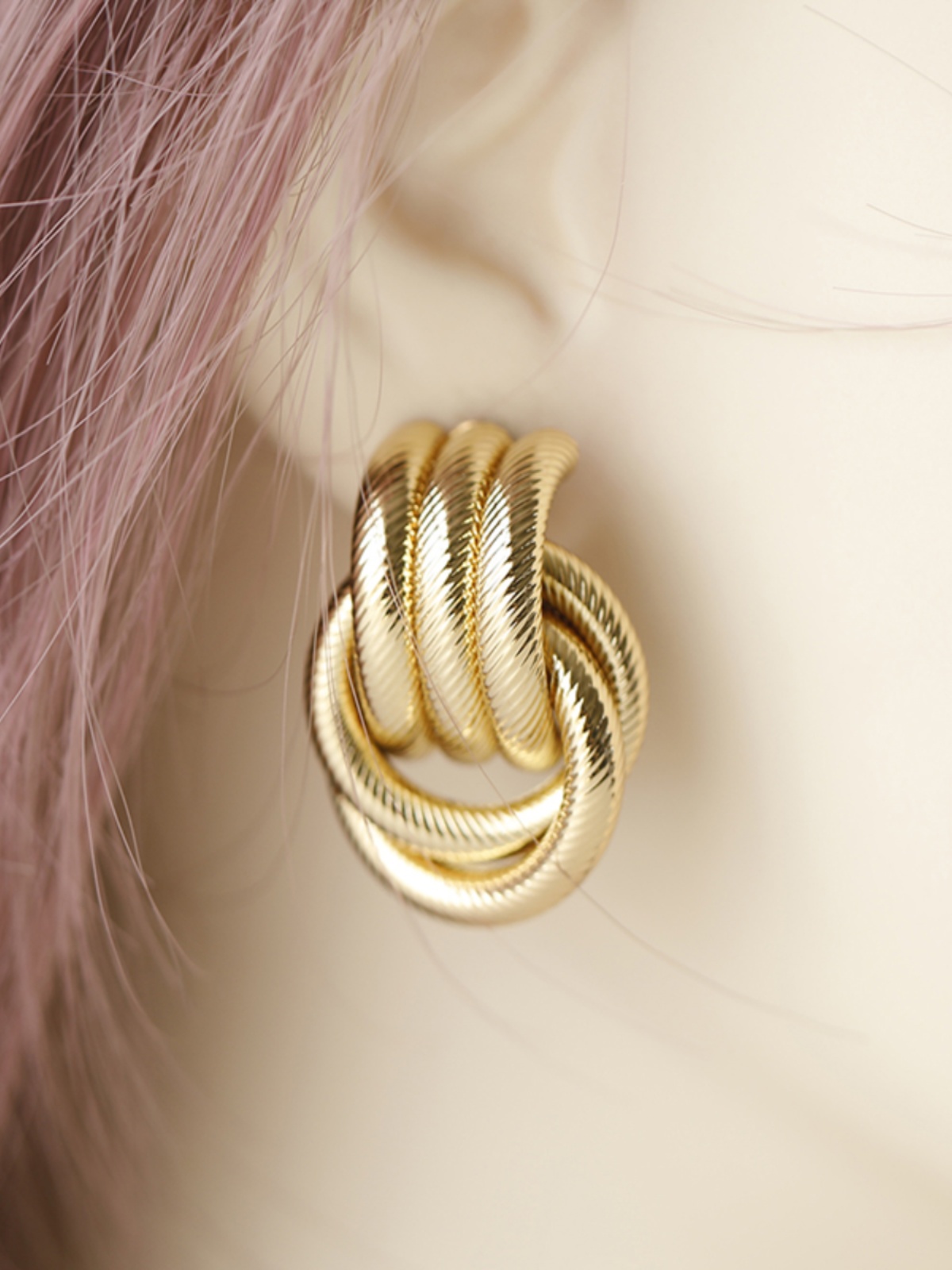 Chic Metal Round Woven Earrings for Women - Versatile European and American Design, Perfect for Birthdays, Gatherings, and Dates
