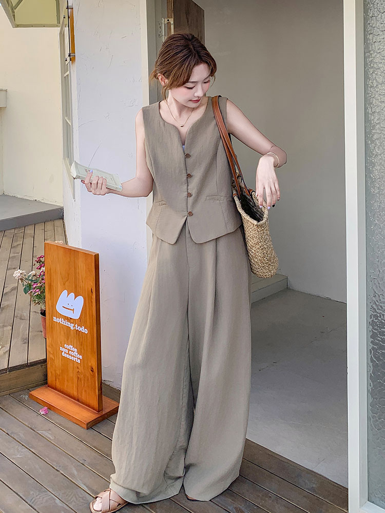 Chic Old Money Style Vest and Wide-Leg Pants Set for Women - Trendy High-End Summer 2025 Two-Piece Outfit