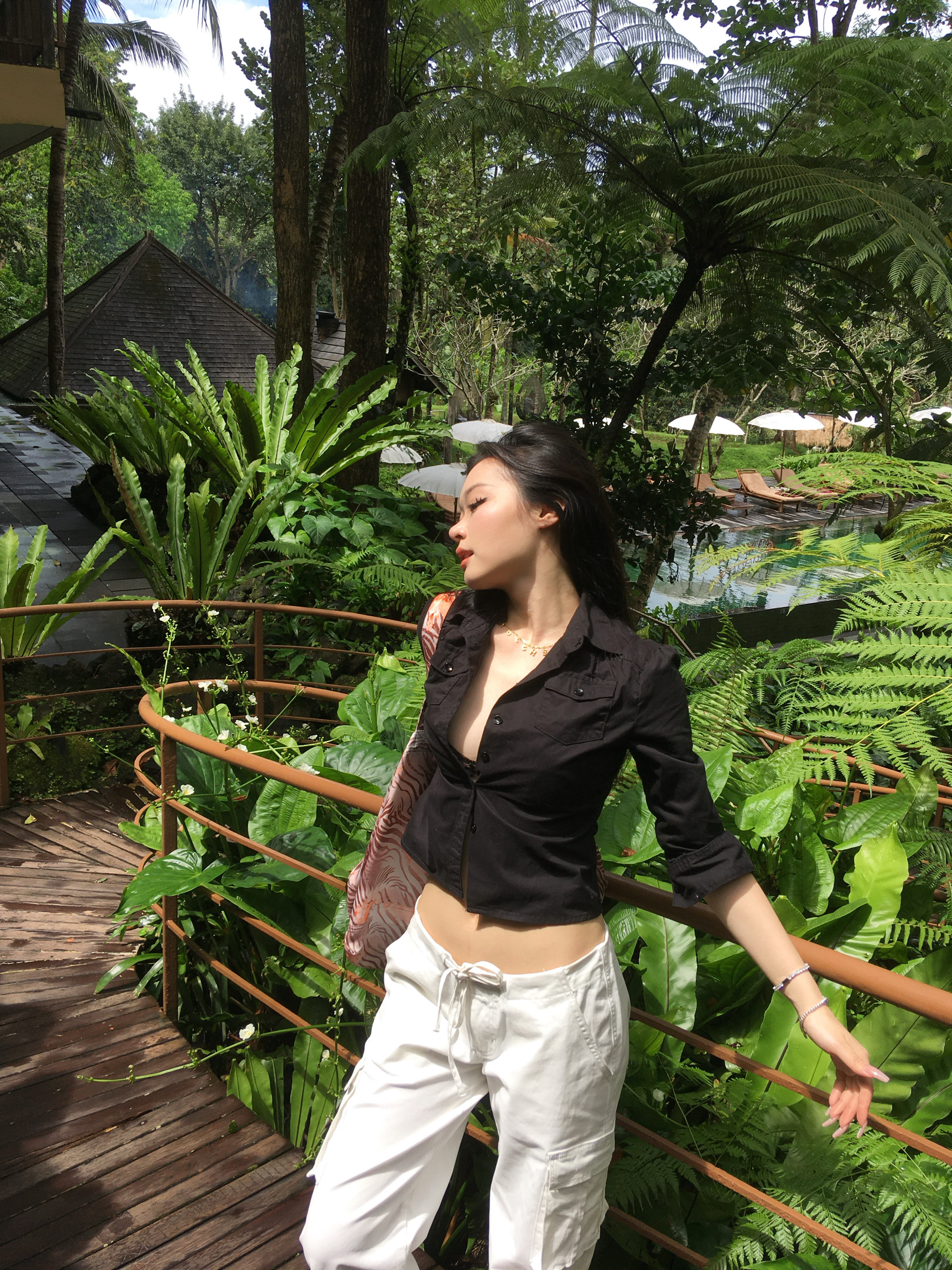 Chic Two-Tone Vintage Waist-Cinching Shirt for a Strong Aura, Exquisite Fit, Perfect for Y2K and Retro Fashion Lovers