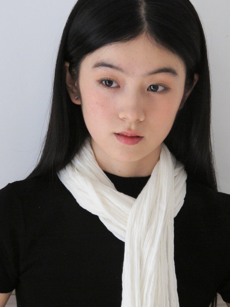 Chic Women's 2025 Autumn High-End Fashion Scarf - Trendy Ins-Style Accessory for Pure Desire Atmosphere