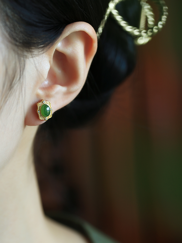 Chinese Style Egg-Shaped Stud Earrings for Women - Natural Jade & Hetian Jade with Gold Inlay - Elegant Green Silver Jewelry