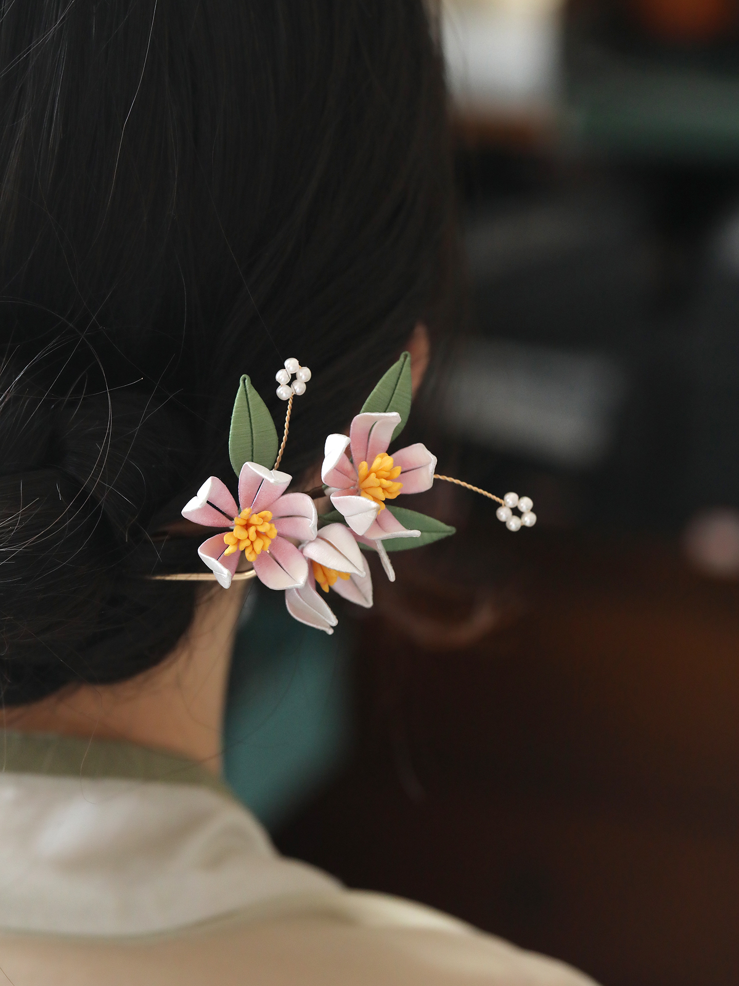 Chinese-Style Floral Winding Hairpin, U-Shaped Hanfu Accessory for Qipao, Daily Updo, Vintage Pink Hair Ornament