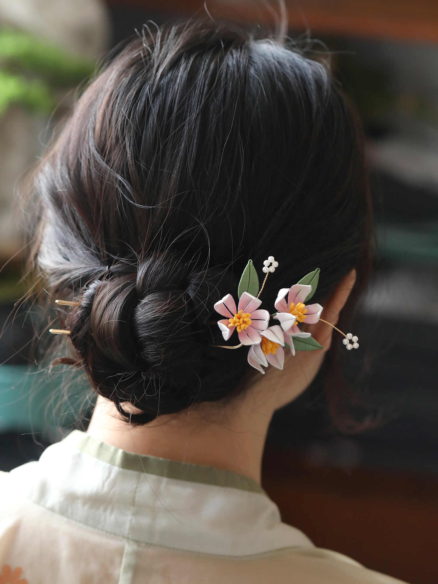 Chinese-Style Floral Winding Hairpin, U-Shaped Hanfu Accessory for Qipao, Daily Updo, Vintage Pink Hair Ornament
