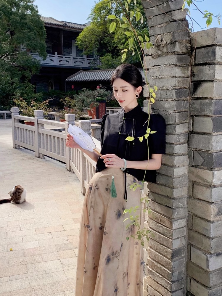 Chinese-Style Two-Piece Set: Women's Spring Shirt with Wide-Leg Pants, National Wind Outfit for Summer Fashion