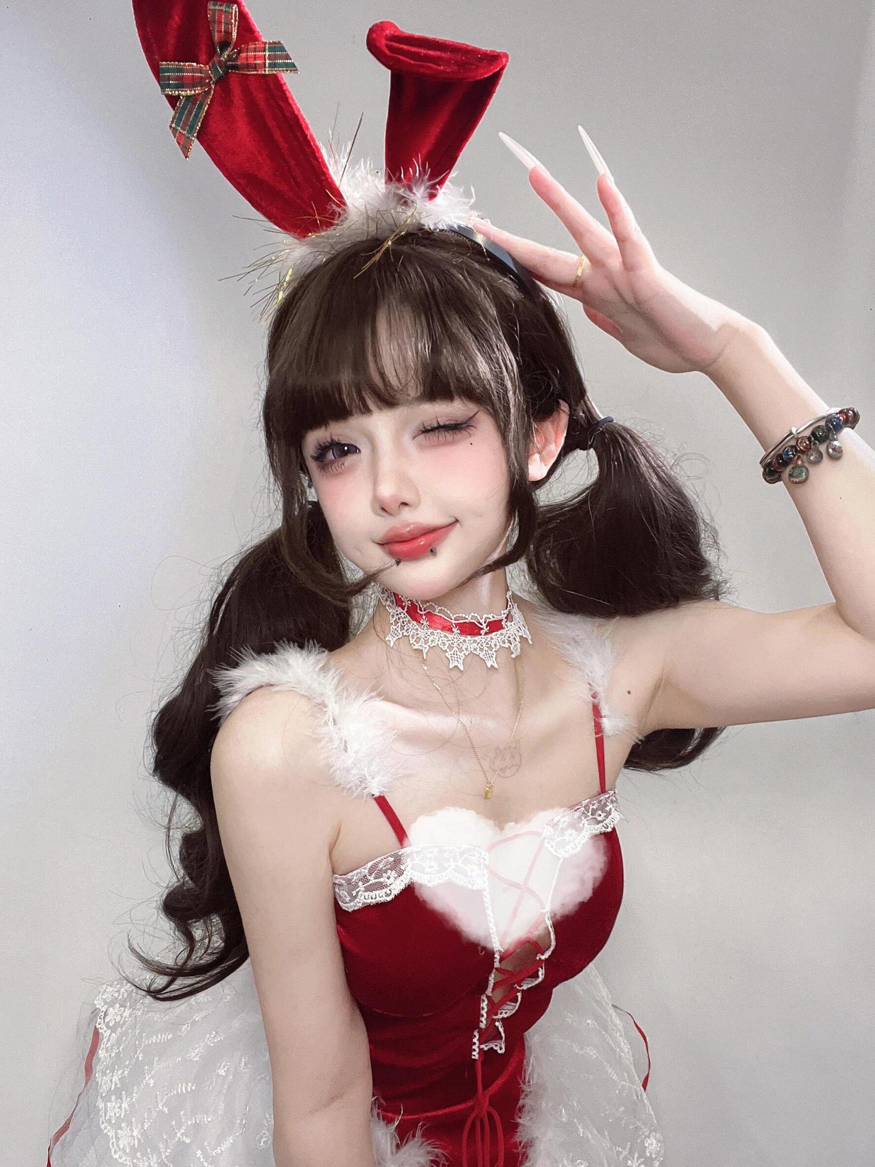 Christmas Bunny Girl Cosplay Headband with Plush Red Bow, Cute Lace Hair Accessory for Holiday Parties