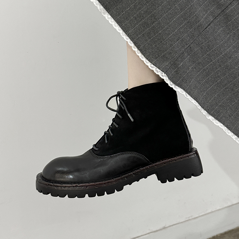 Chunky-Heeled Lace-Up Martin Boots for Women - Water-Washed Cowhide, Thick-Soled British Style Short Boots with Patchwork - 2025 Autumn/Winter