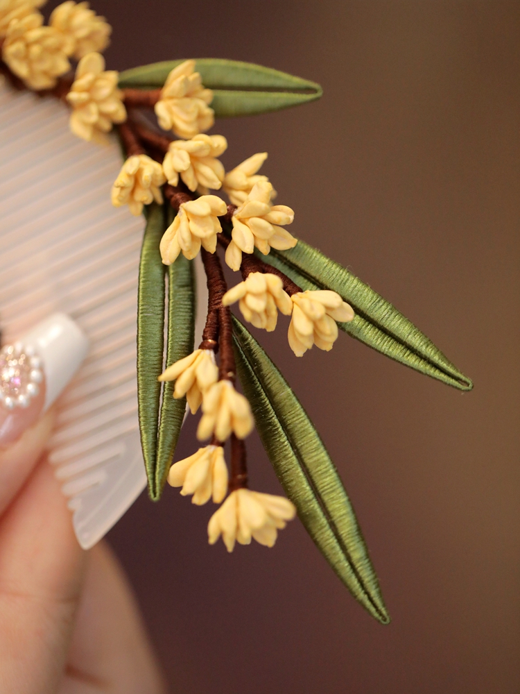 Classical Osmanthus Flower Hairpin for Bun - Elegant Cheongsam Hair Comb, Hanfu Hair Accessory, Chinese Style Hair Ornament for Women