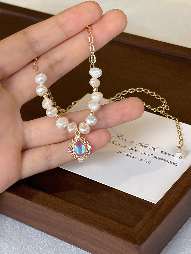Classy Baroque Pearl Necklace for Women - High-End Light Luxury Clavicle Chain, Elegant French Designer Style Jewelry