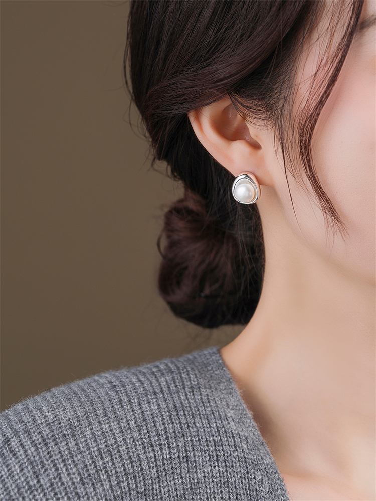 Classy Natural Freshwater Pearl Earrings for Women - Minimalist High-End Pure Silver Ear Accessories