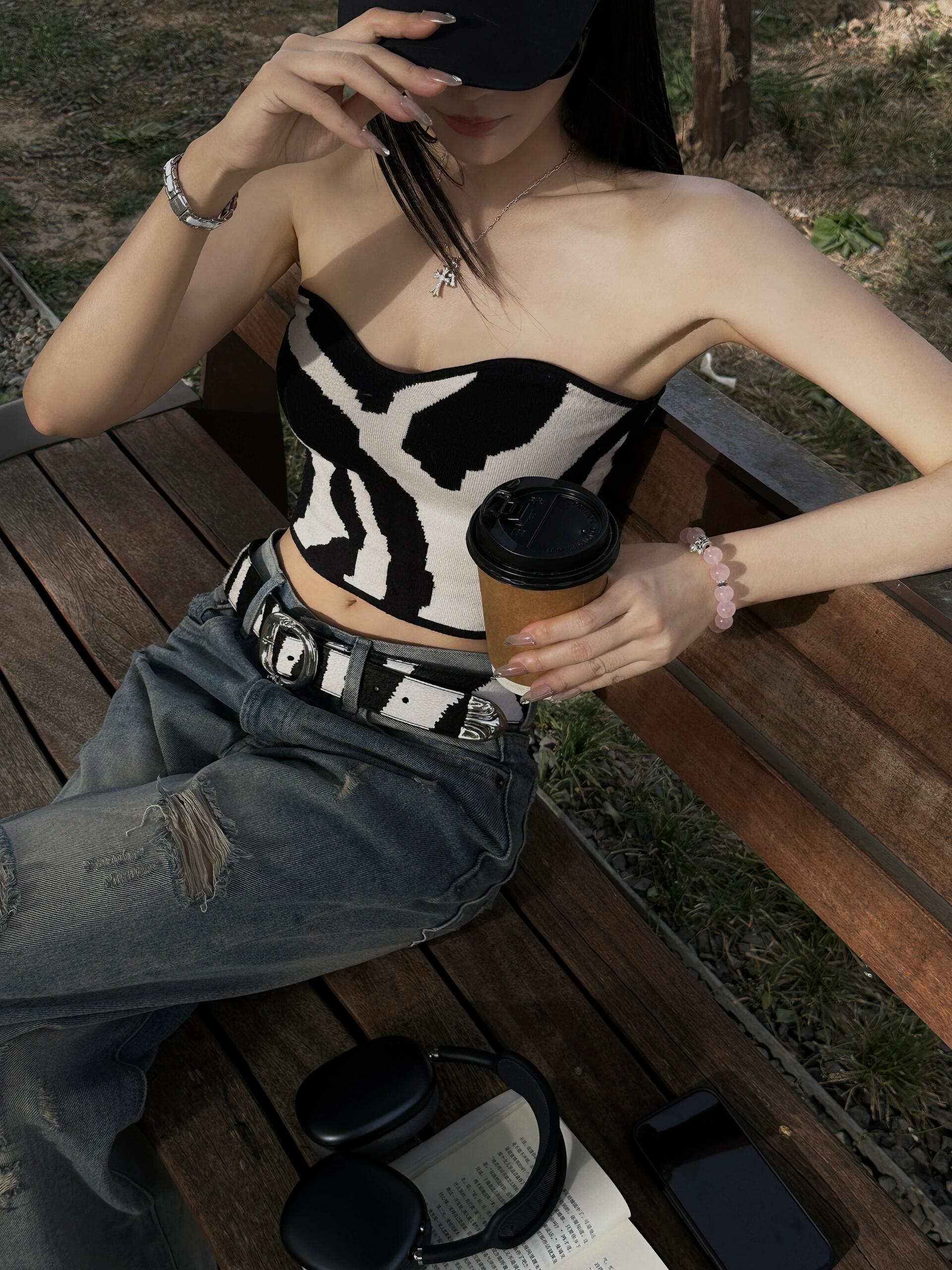 Color-Blocking Strapless Slim-Fit Tank Top for Women â€“ 2025 Summer Sexy Girl Style, European and American Fashion