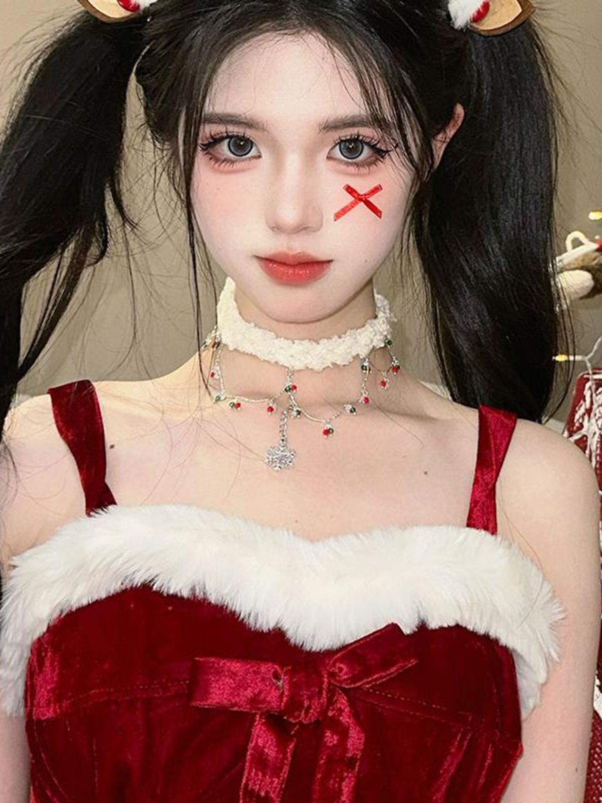 Colorful Christmas Snowflake Plush Necklace | Pearl Choker Heart Pendant Collarbone Chain for Festive New Year Accessories