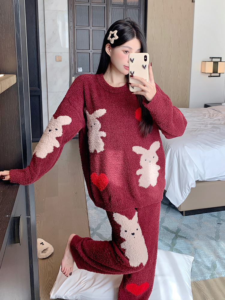 Cozy Red Coral Fleece Pajamas for Women, Thickened Soft Homewear for Autumn and Winter, Perfect Holiday Sleepwear 2025