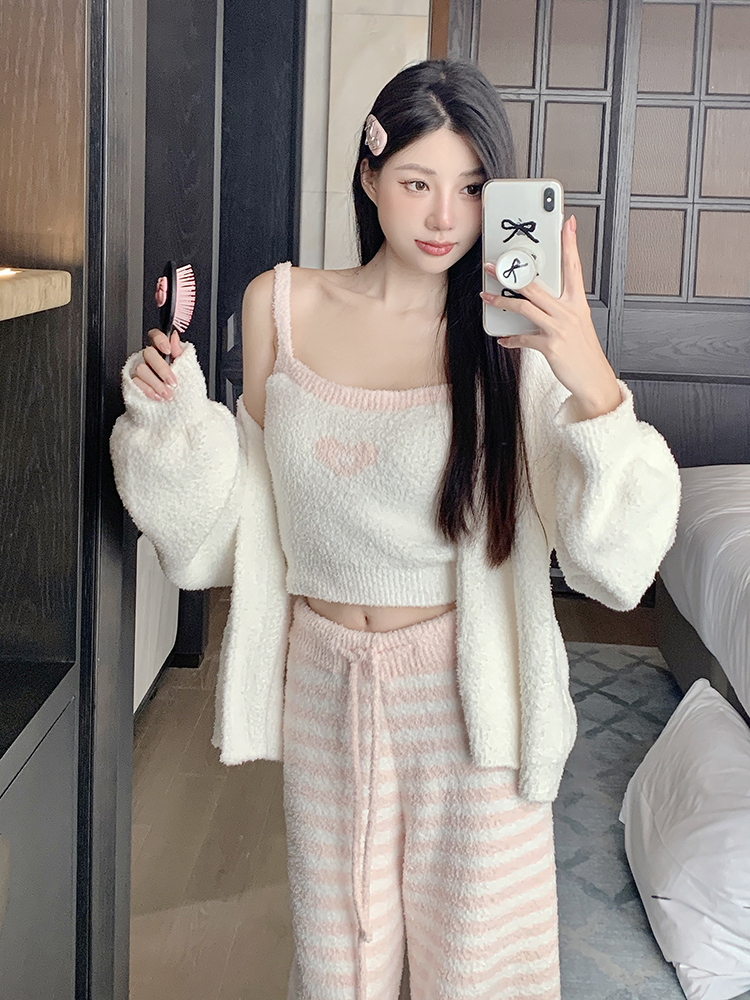 Cozy Women's Fleece Pajama Set, Thickened Coral Velvet 3-Piece Loungewear for Autumn and Winter, Cute Home Clothes Set