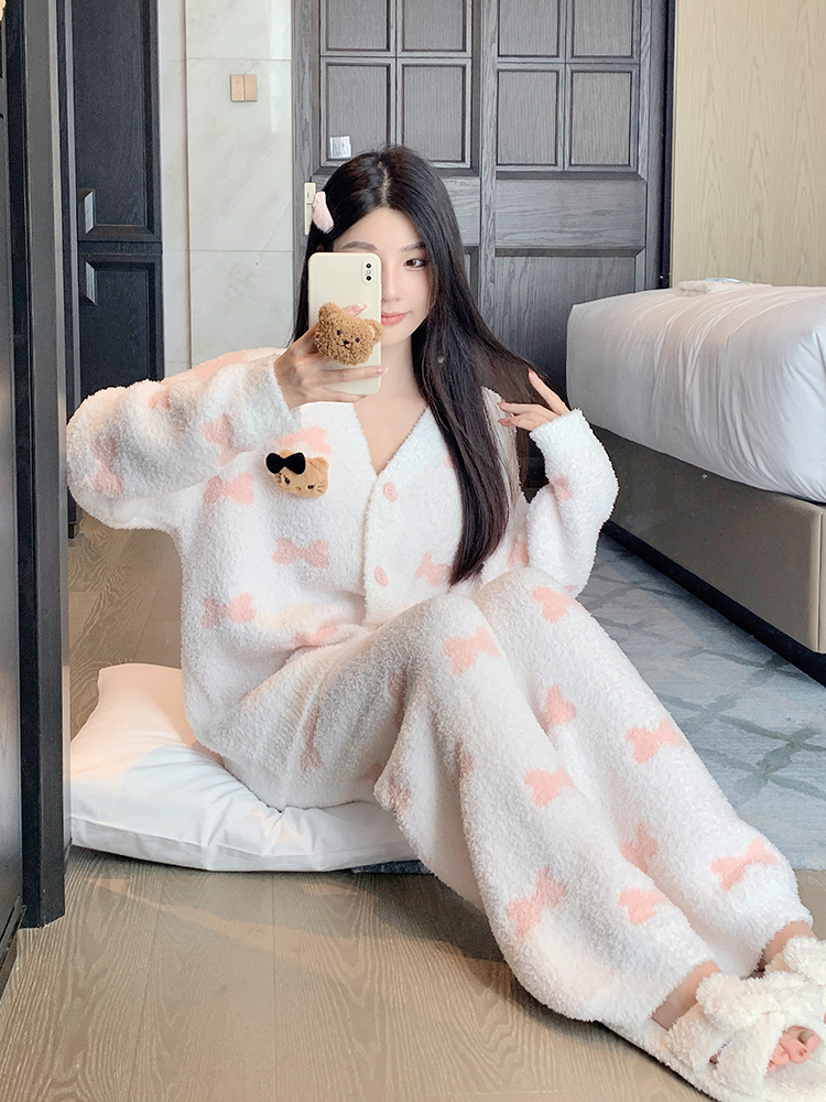 Cozy Women's Half-Fleece Pajamas Set with Cute Kitty Design - Soft Thickened Warm Winter Homewear for Comfort and Style