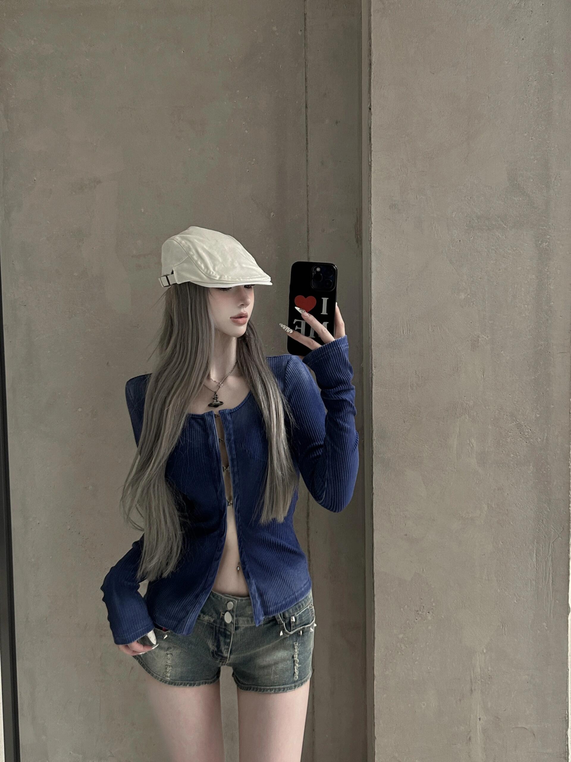 Eccentric American Style Low-Waist Ripped Denim Shorts - Flattering A-Line Sexy Hot Pants for Versatile Summer Fashion