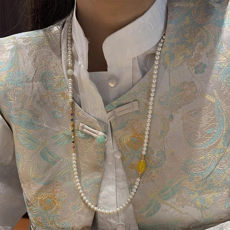 Elegant Chinese-Style Long Pearl Necklace for Women - Green Jade Agate Light Luxury Niche Sweater Chain