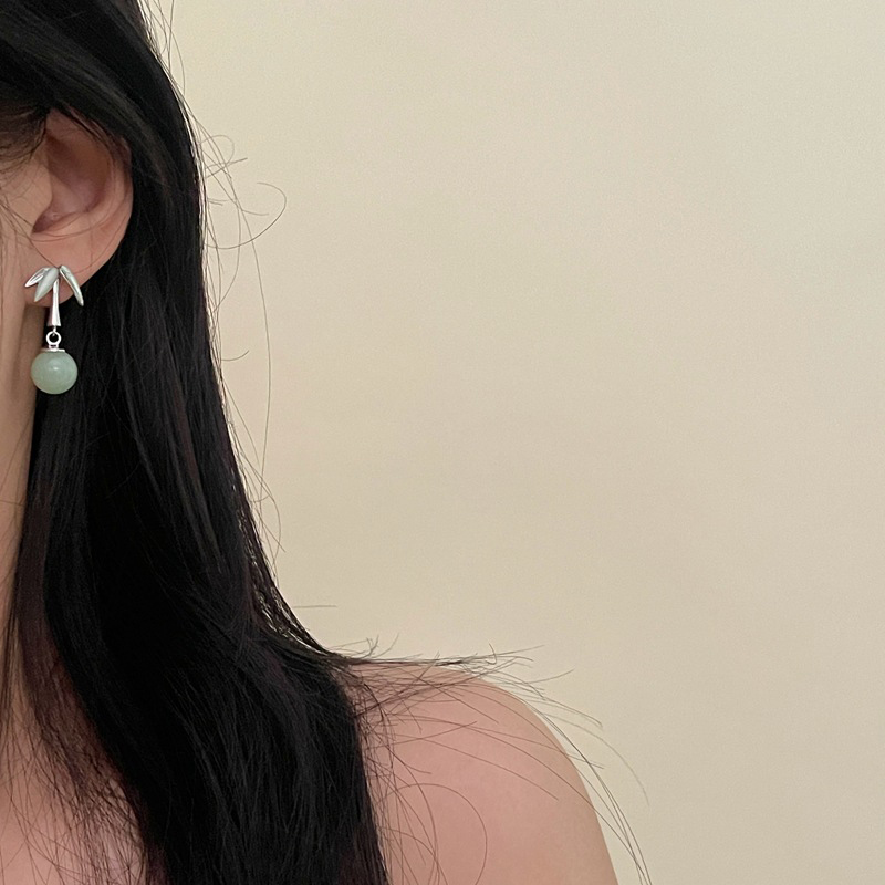 Elegant Chinese-Style Round Bead Pendant Earrings for Girls, High-End Bamboo Leaf Ear Studs, Fresh National Style Accessories