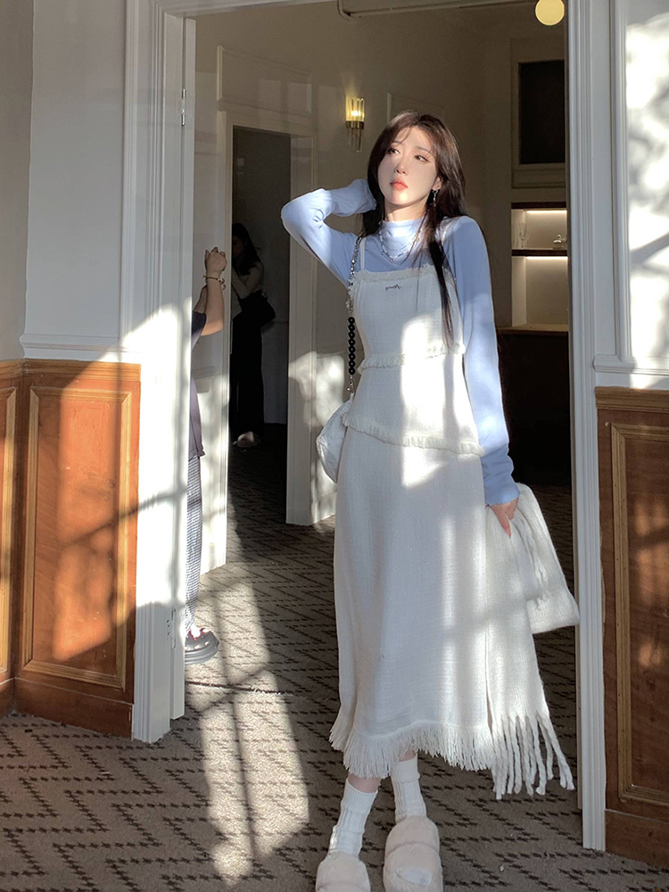 Elegant French Style Spaghetti Strap Dress with Waist-Cinching Design, Long Tassel Detail for Women - Perfect for Spring and Autumn