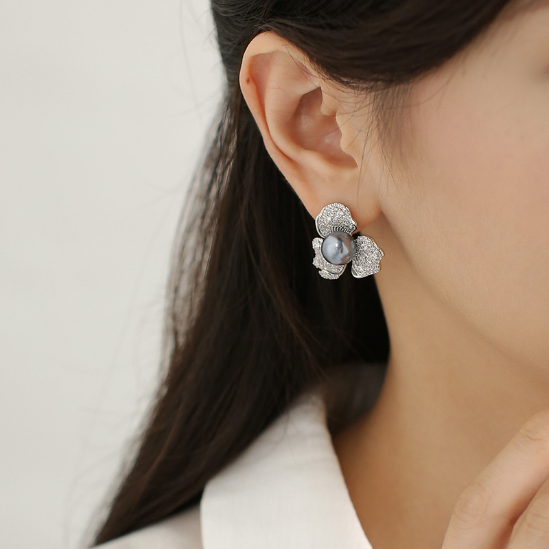 Elegant Full Diamond Petal Pearl Earrings for Women - Light Luxury Floral Design, High-End Feel, Perfect Gift for Qixi Festival 2025