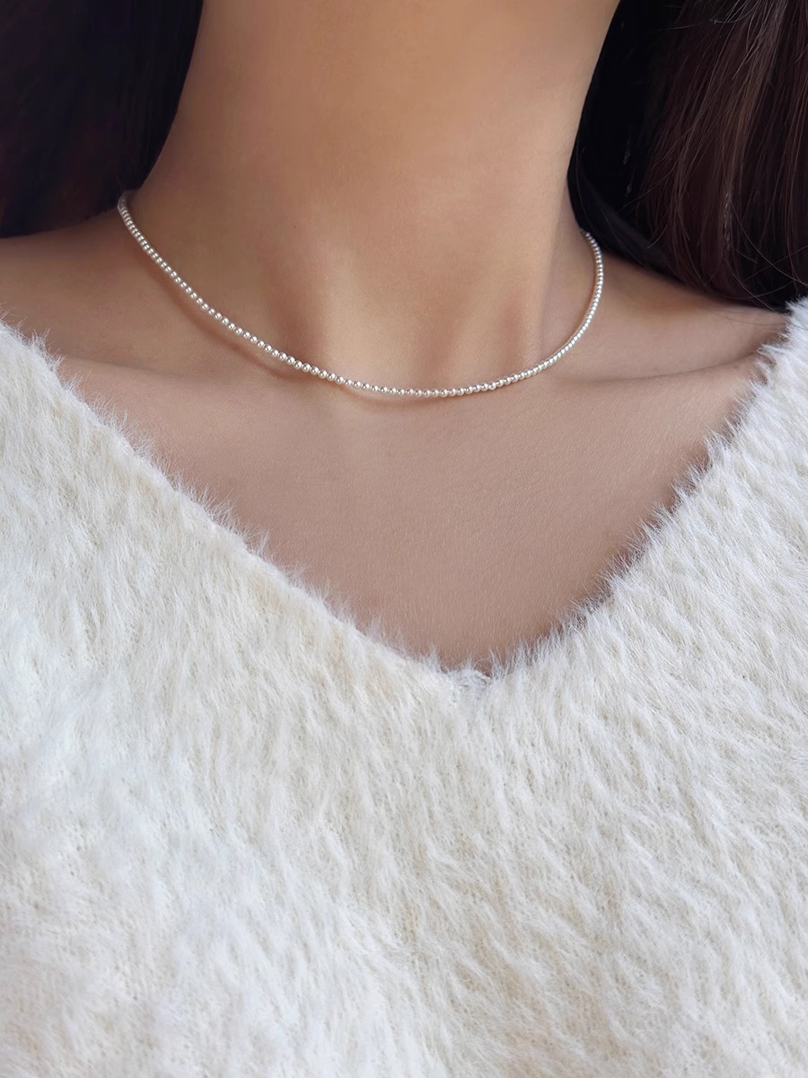 Elegant Layered Pearl Necklace - Light Luxury Collarbone Chain Accessory, French Design, Perfect for Stylish Layering and Chic Looks
