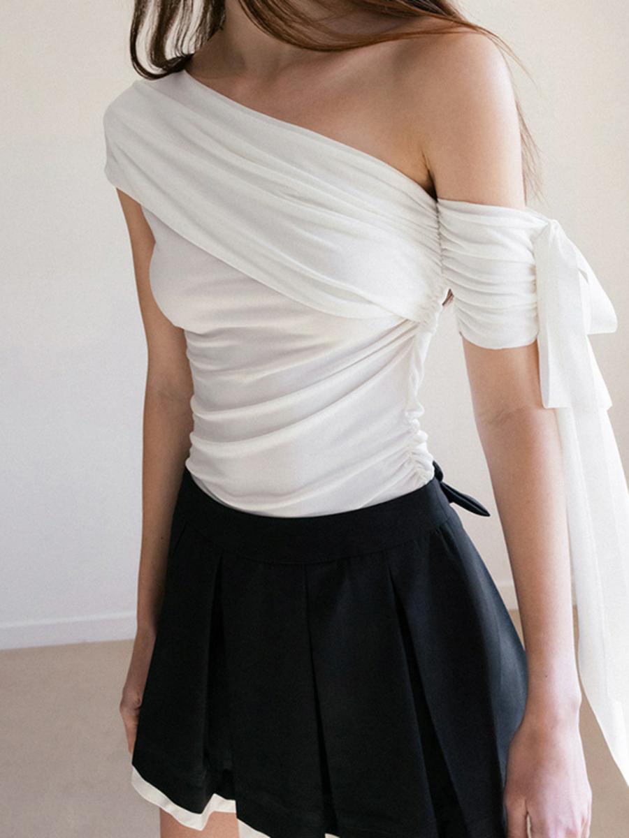 Elegant Off-Shoulder Asymmetrical Knitted Slim-Fit Top with Flowing Strap and Pleated Design - Short Sleeve Fashion T-Shirt