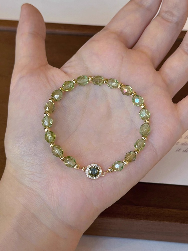 Elegant Olive Green Bracelet with Sophisticated Design - Classy French-Inspired Spring-Summer Accessory