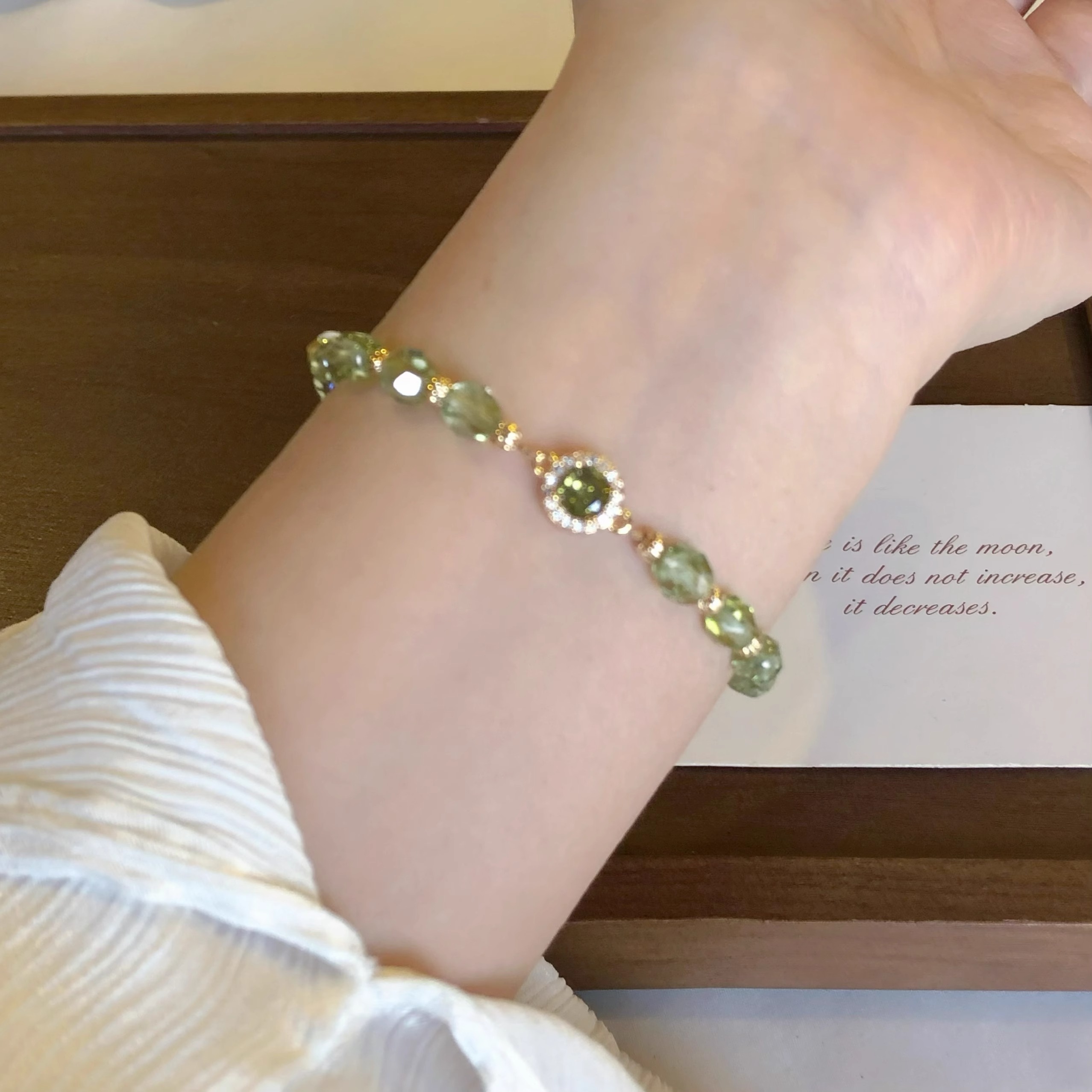 Elegant Olive Green Bracelet with Sophisticated Design - Classy French-Inspired Spring-Summer Accessory