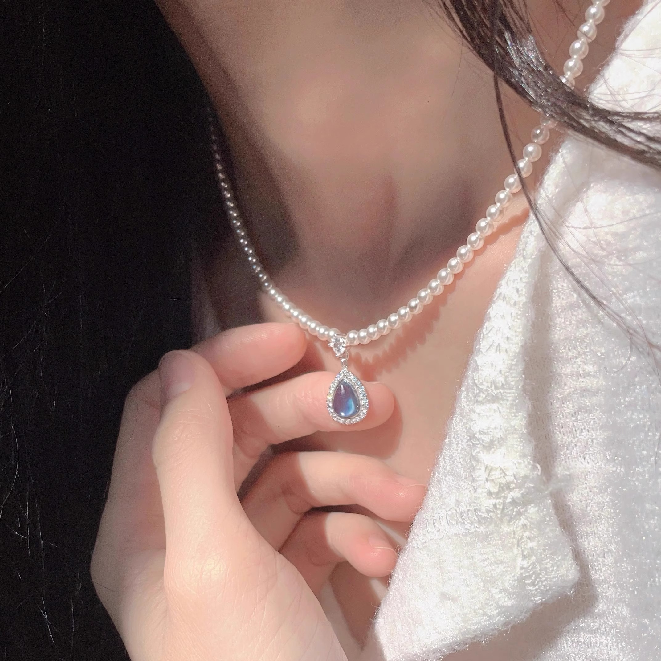 Elegant Pearl Aquamarine Necklace with Zirconium Accents - Classy Silver Neck Chain for Women, Perfect for Chic and Sophisticated Looks