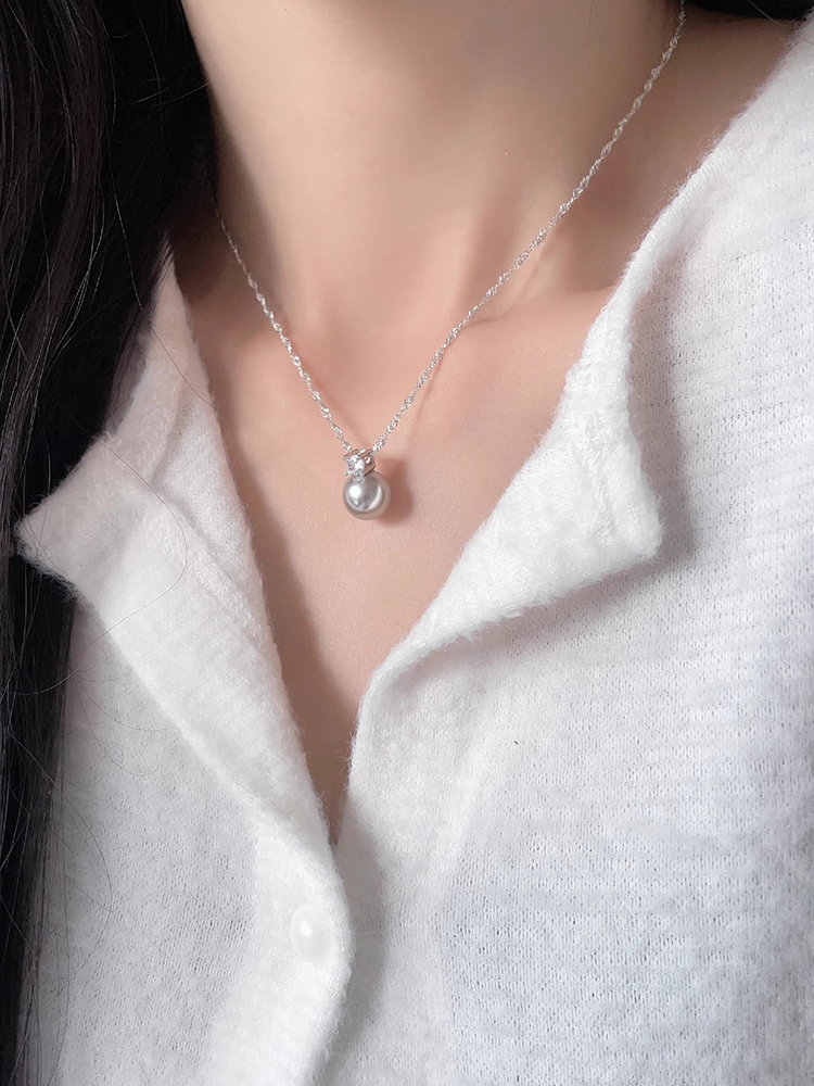 Elegant Pearl Necklace for Women - High-End Silver Collarbone Chain, Classy French Style Jewelry, Exquisite Design