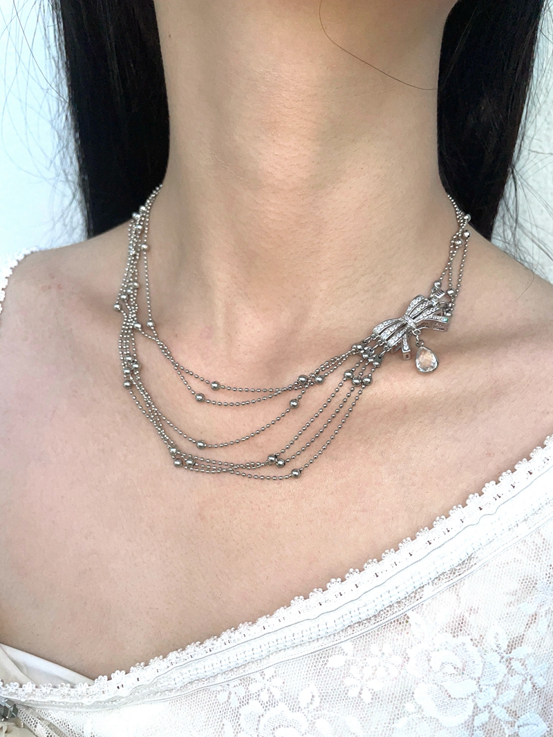 Elegant Silver Bowknot Collarbone Chain Multi-Layer Necklace for Women - High-End Light Luxury Socialite Accessory