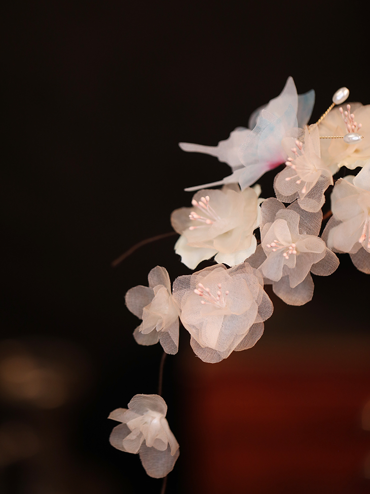 Elegant Tang-Style Floral Hairpin Side Clip, Silk Embossed Forest-Themed Headdress, Soft Updo Accessory for Vintage Charm