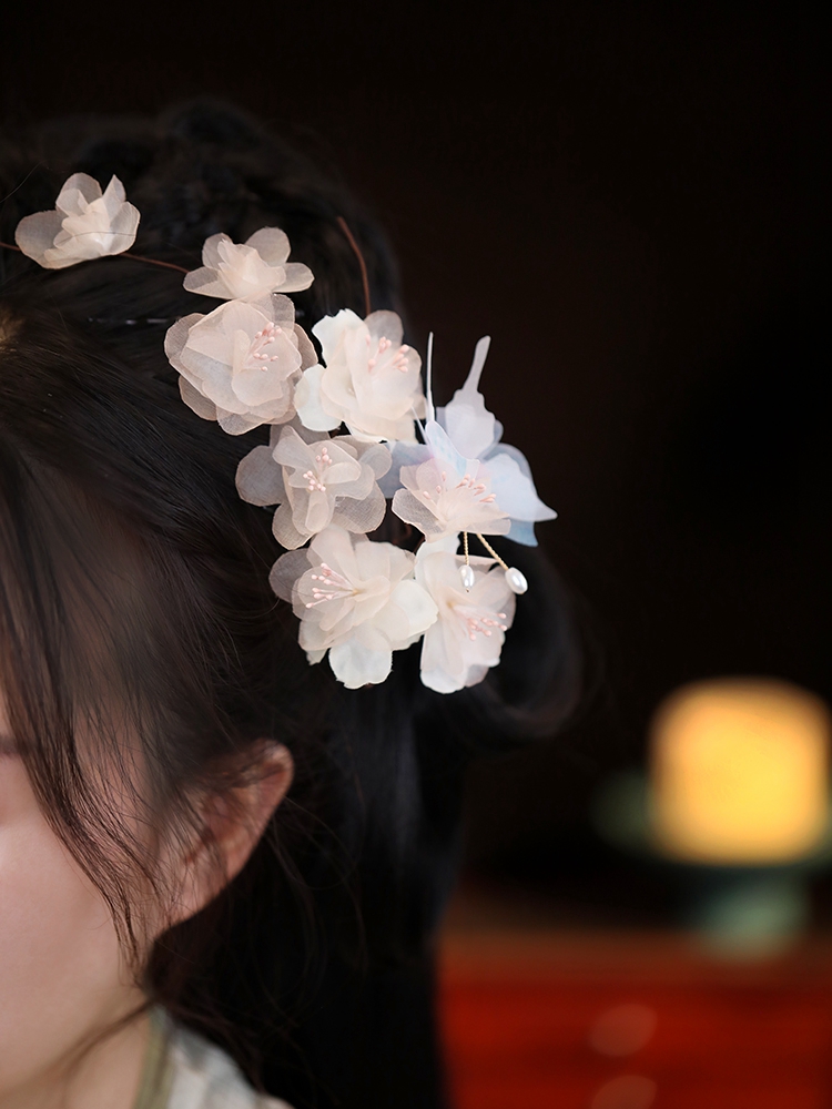 Elegant Tang-Style Floral Hairpin Side Clip, Silk Embossed Forest-Themed Headdress, Soft Updo Accessory for Vintage Charm
