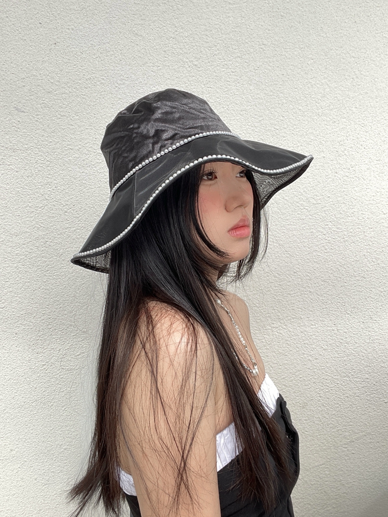 Elegant Wide-Brimmed Sun Hat for Women, Vintage Pearl Fisherman Style Satin Fashion Hat, Chic Sun Protection Accessory