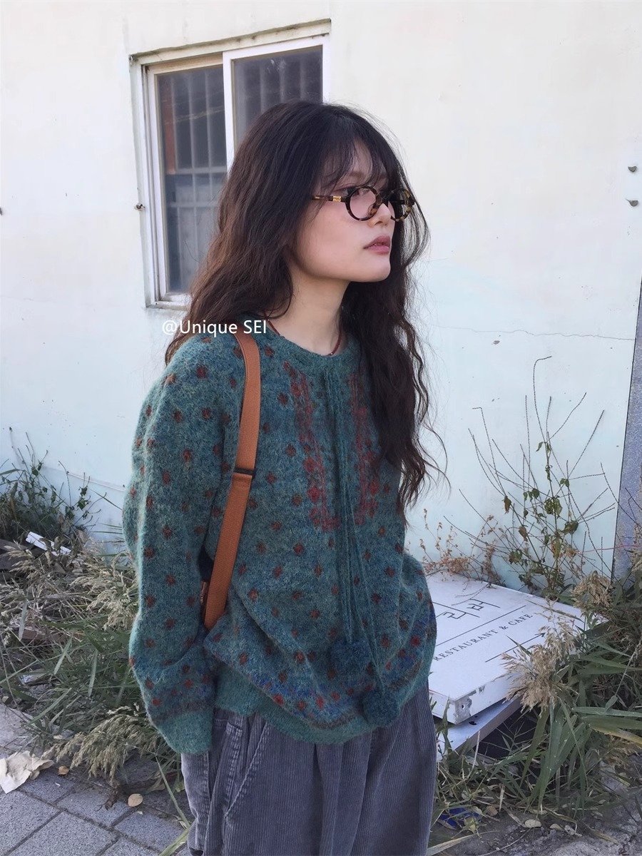 Ethnic Style Diamond Pattern Pullover Sweater with Drawstring and Pom-Pom â€“ Cozy Knit for Winter Vibes