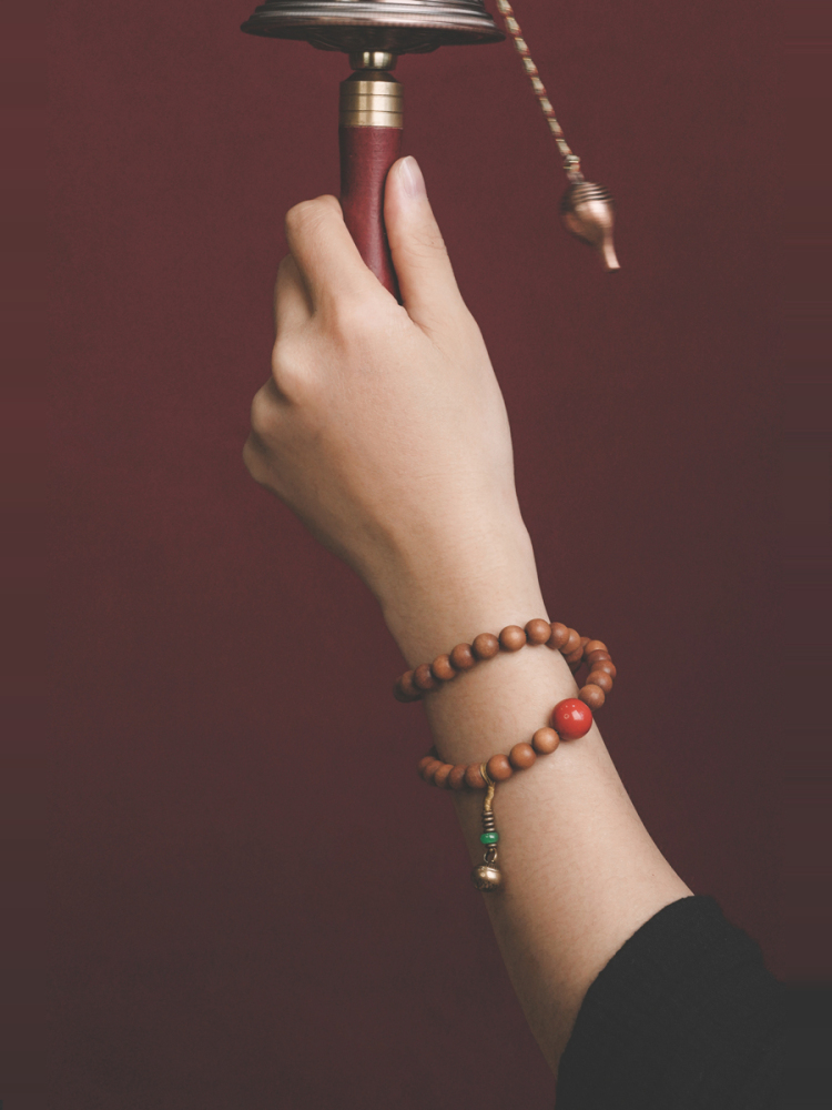 Ethnic Style Sandalwood and Cinnabar Bracelet for Men and Women - Unique Wooden Bead Hand Ornament, Bohemian Fashion Accessory