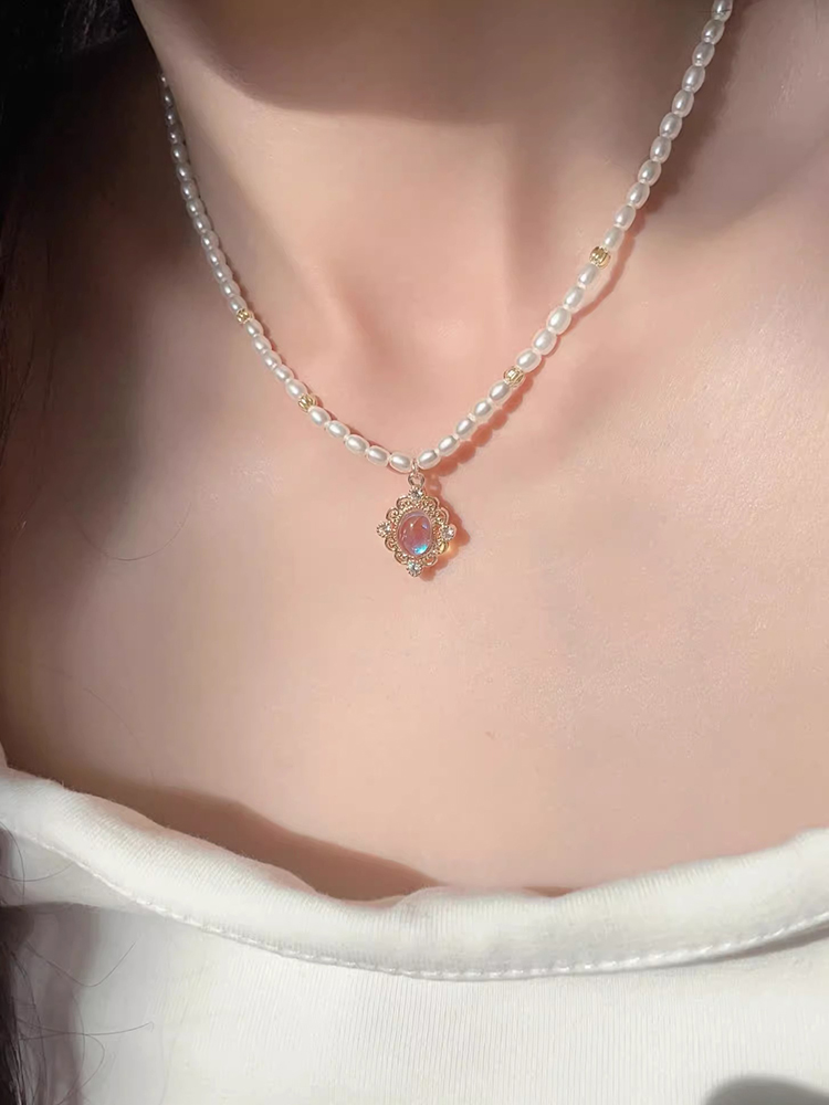 Exquisite Gradient Pearl Necklace for Women - Classy Light Luxury Neck Chain, Elegant French Design, Trendy Niche Jewelry
