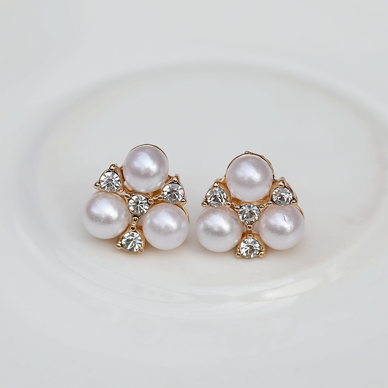 Fashionable S925 Silver Pearl Stud Earrings with Gemstone Flower Design - Versatile Shining Star Ear Accessories