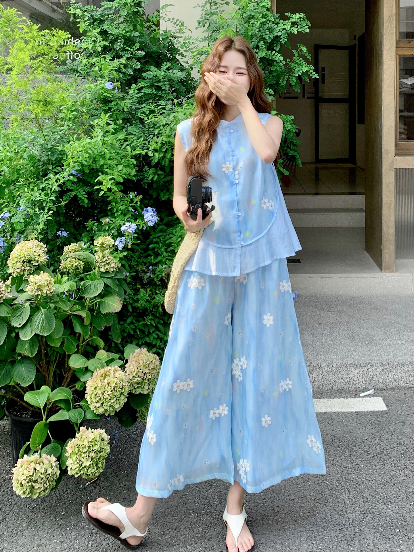 Floral Chinese-Style Two-Piece Set for Women - Summer 2025 Fresh Vest & Wide-Leg Pants Vacation Outfit