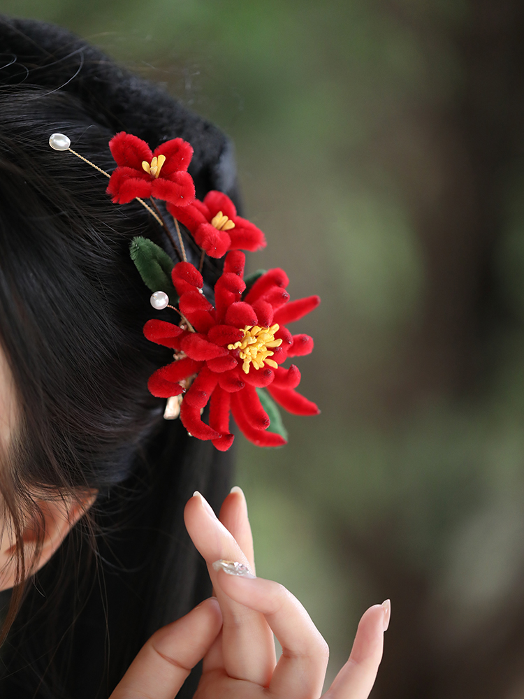 Floral Chrysanthemum Hair Clip - Imitation Velvet Hanfu Back Headpiece for Women - Autumn Winter 2025 Fashion Accessory