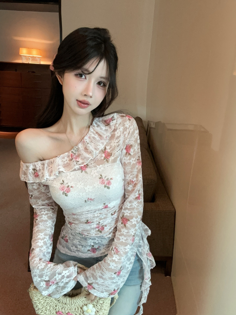 Floral Off-Shoulder Long Sleeve T-Shirt for Women - Trendy Slim-Fit Top, Sweet Summer Style, Age-Reducing Design