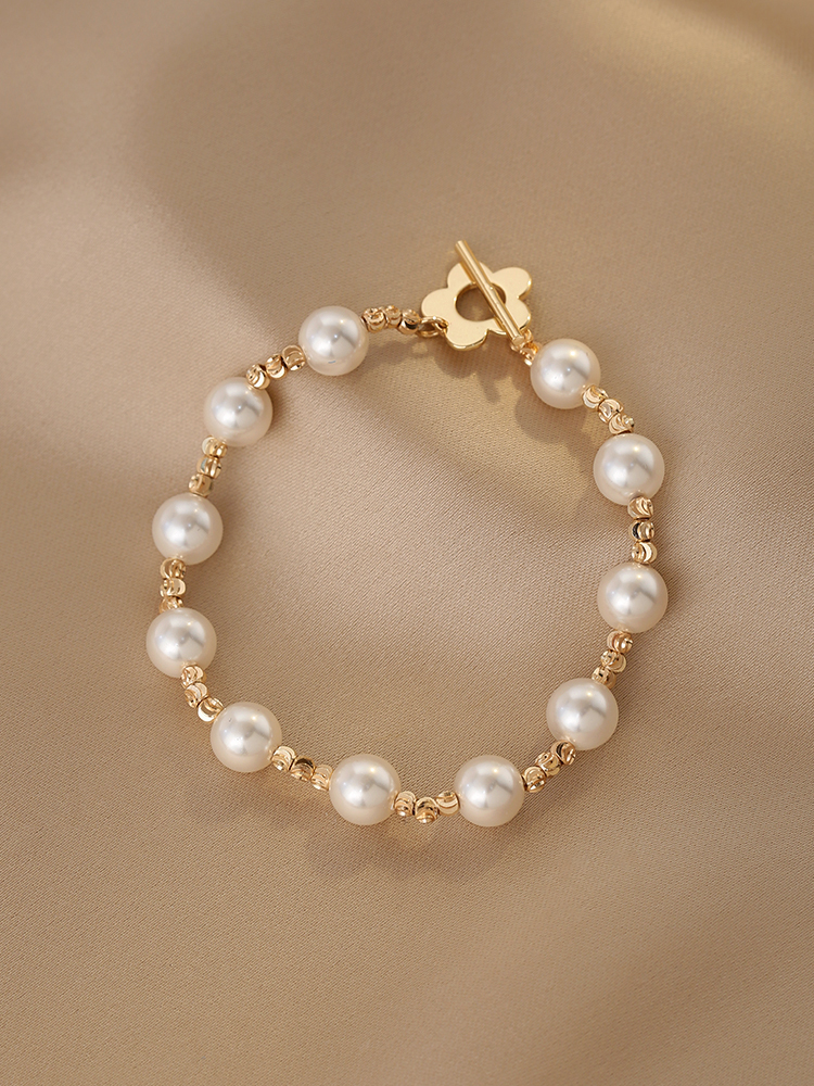 Flower Pearl Bracelet for Women - Simple Versatile Design with OT Buckle - High-End Fashion Accessory for Students and Friends