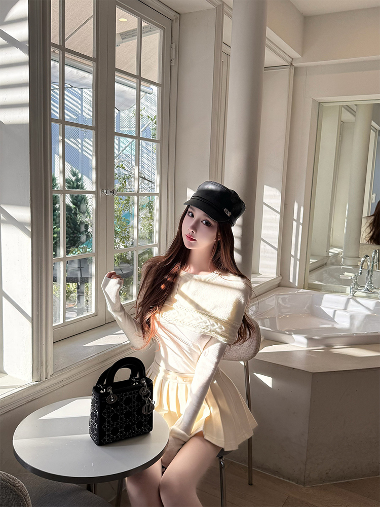 French Milk Flavor Wool Knitted T-Shirt Cape Shawl Two-Piece Set - Long Sleeve Socialite Style, Chic Layering for Effortless Elegance