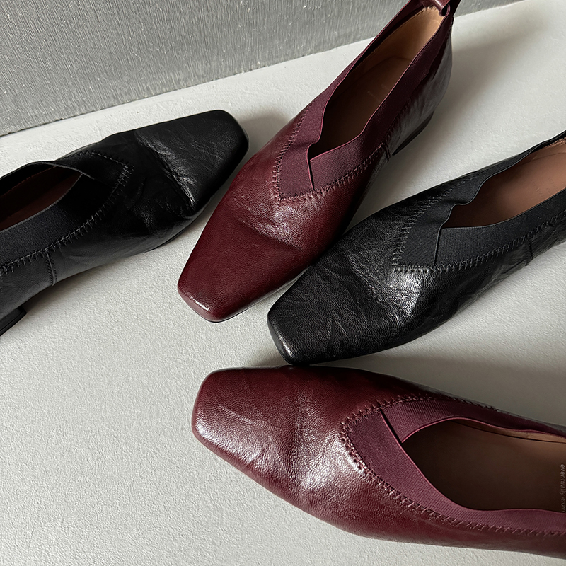 French Square-Toed Slip-On Grandma Shoes for Women - Retro Low-Heeled Leather Flats for Spring and Autumn, Versatile Y2K Style