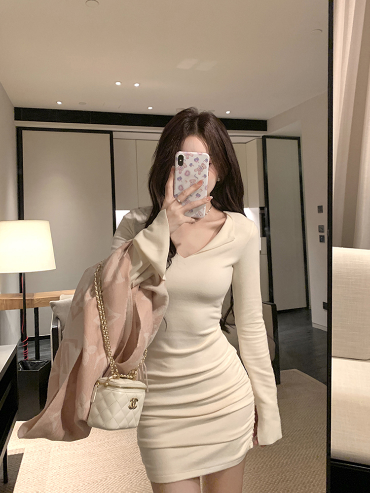 French-Style Long Sleeve Knitted Bodycon Mini Dress for Women - Slim Fit, Stylish & Sexy Inner Layer for Early Spring Fashion