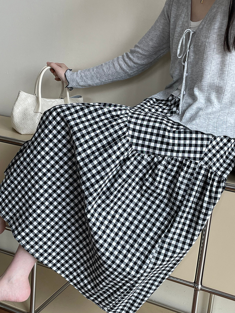 French-Style Loose A-Line Checkered Skirt for Women â€“ Unique Half-Length Skirt, Summer 2025 Fashion Trend