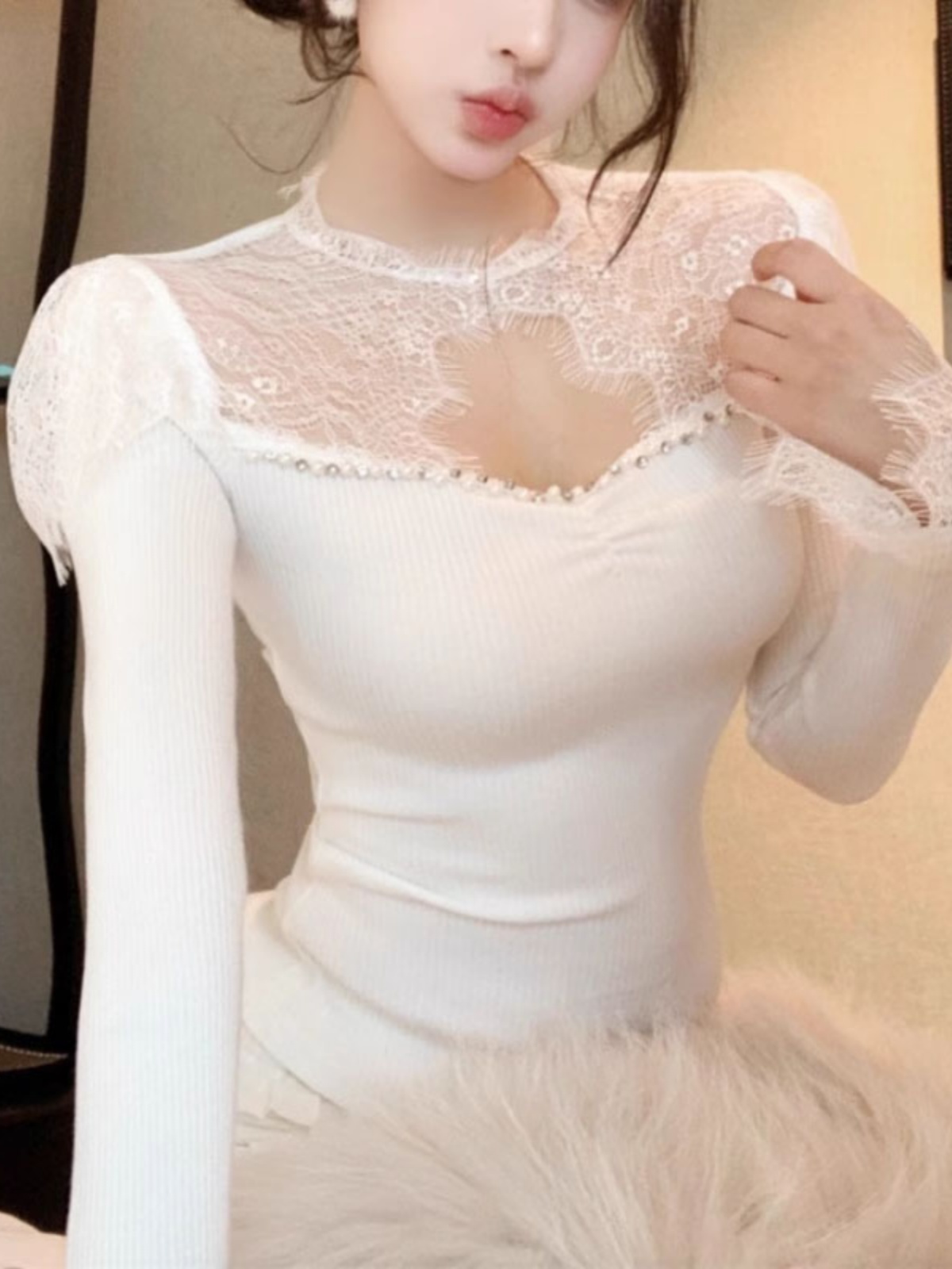 French-Style Sweet Lace Long Sleeve T-Shirt for Women - Unique Exquisite Top for Spring and Autumn Fashion